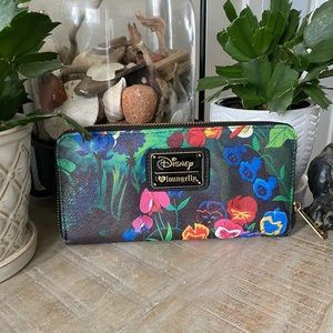 NWOT Alice in wonderland loungefly wallet